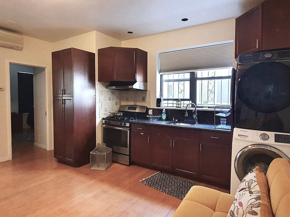 1st image of 31-28 Ditmars Blvd #2