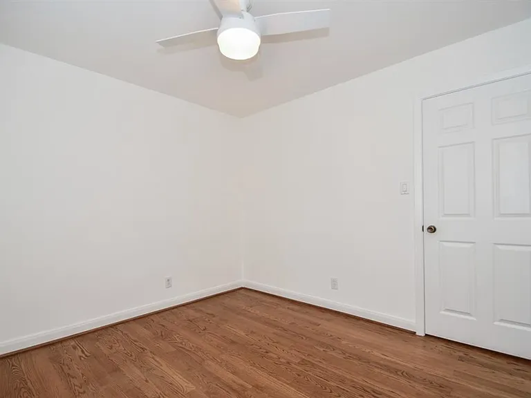 5437 Schumacher Ln — Photo 10