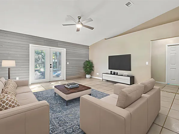 8147 Country Bay Blvd, Navarre, FL 32566