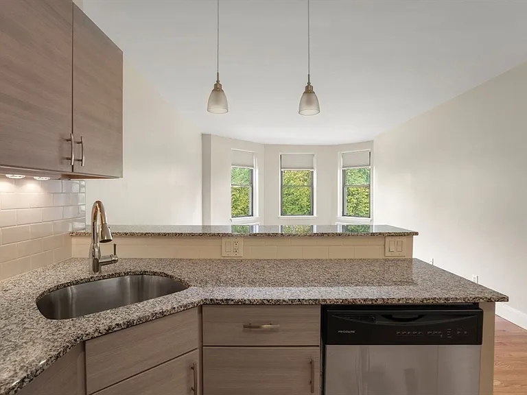 228 Commonwealth Ave #7 — Photo 7