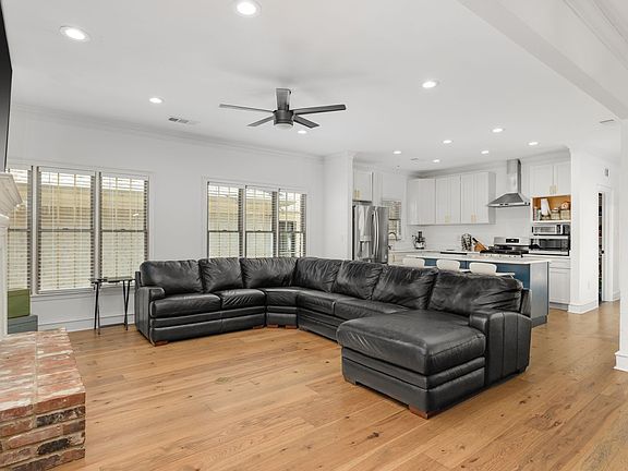 5th image of 3314 Gallery Dr