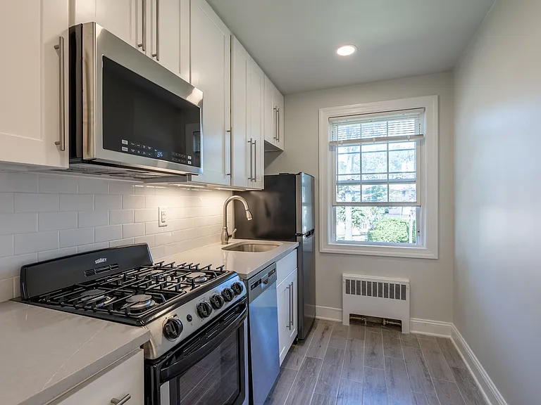 218 Millburn Avenue Apartments — Photo 10
