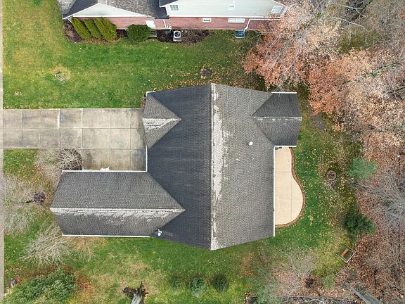 4th image of 7605 Black Walnut Dr