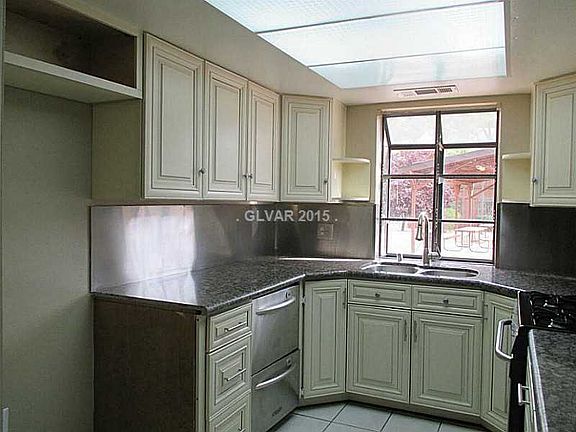 3rd image of 5917 Laredo St #16
