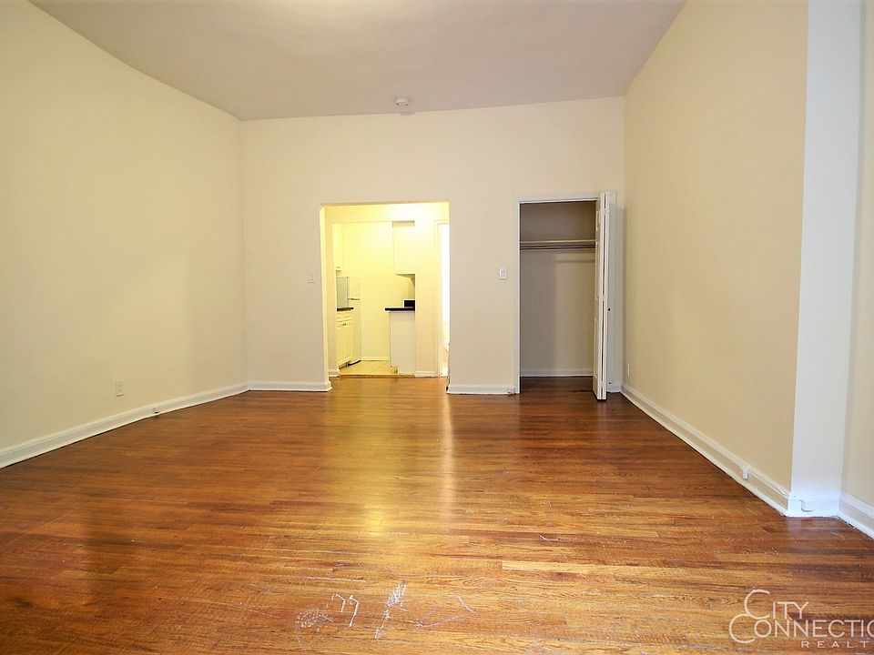 2nd image of 32 W 72nd St APT 1C