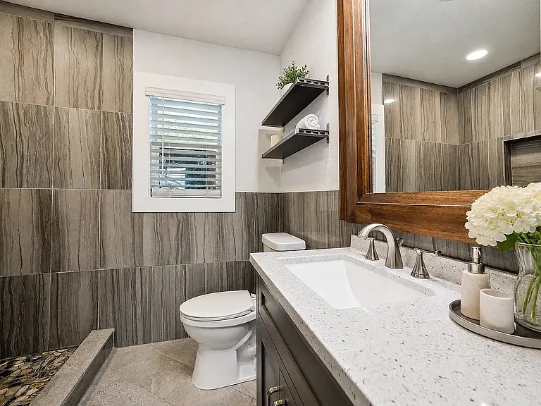 608 Booth Dr — Photo 4