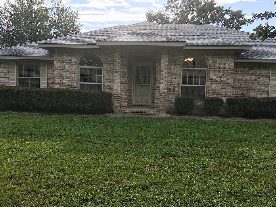 1st image of 125 SW Huntington Gln