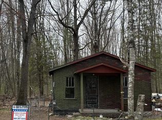 1922 Bear St, Oscoda, MI 48750