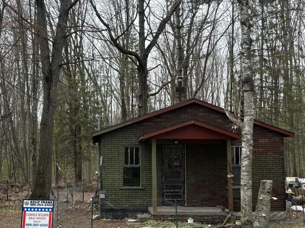 1922 Bear St, Oscoda, MI 48750