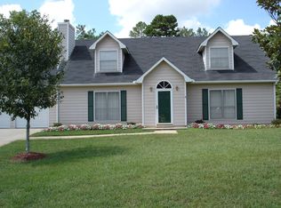 1004 Crossing Rock Dr, Lawrenceville, GA 30043