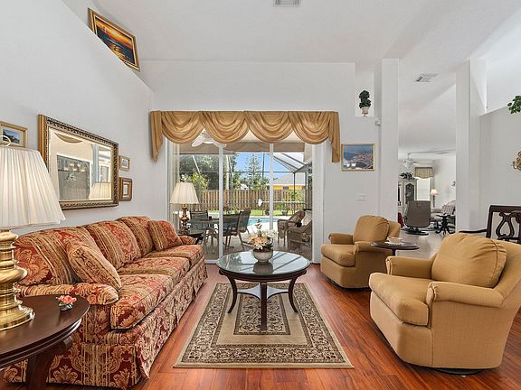 5th image of 3505 SE Hyde Circle