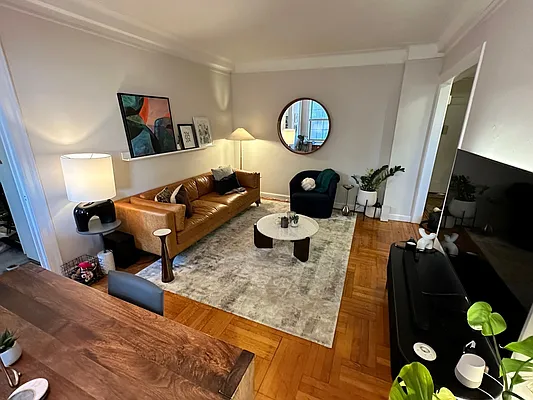 Rented by Metropolitan Equities | media 5