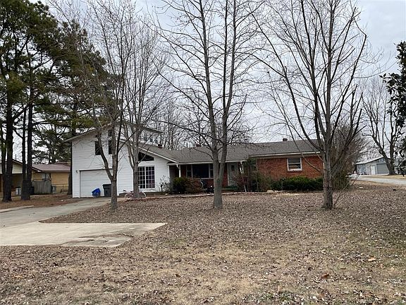 3rd image of 705 Reynolds Rd