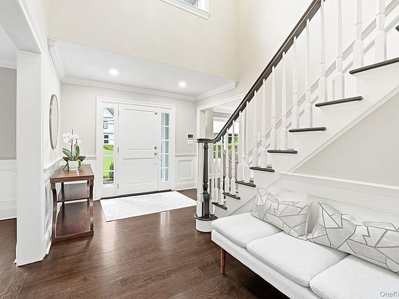 3rd image of 11 Mayflower Road