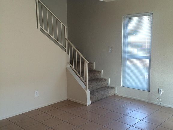3rd image of 5320 W LYNWOOD Street