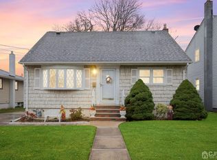 22 Jefferson Blvd, Edison, NJ 08817