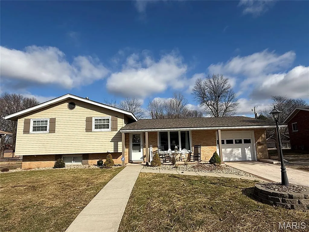 320 Reno Ave photo 1