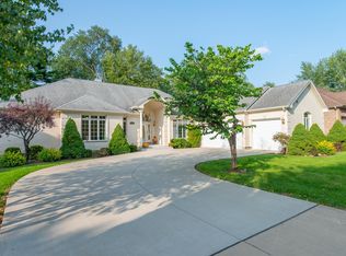 1078 Chateau Bluff Ln, Dundee, IL 60118