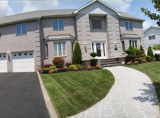 100 Woodvale Loop, Staten Island, NY 10309