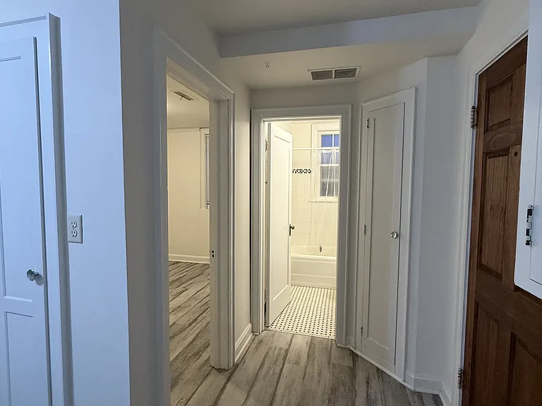 213 S Spring Ave #5 — Photo 6