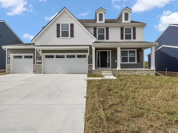 52585 Wellington Valley Dr, Macomb, MI 48042
