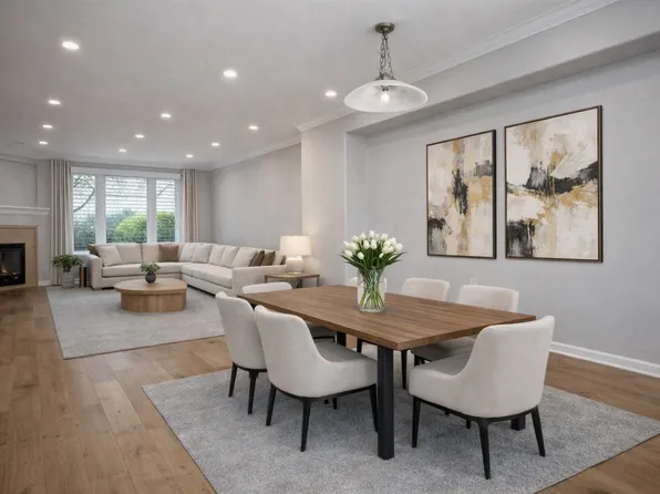 2351 Parkway Blvd #5, Coquitlam, BC V3E 3P2