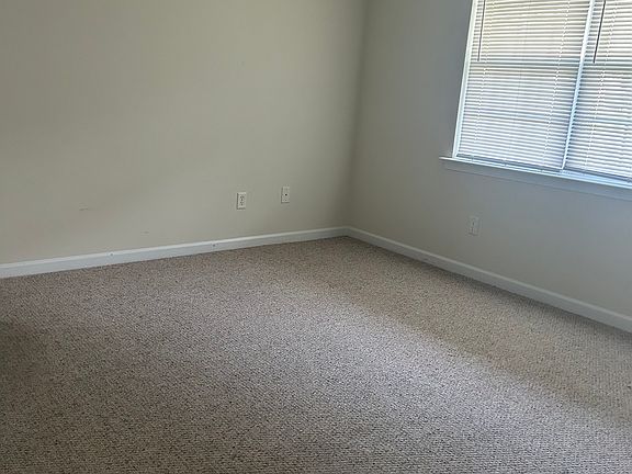 5th image of 1525 Classic Dr APT B