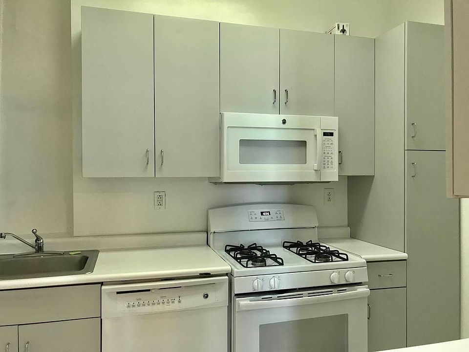 1st image of 150 E 87th St APT 3