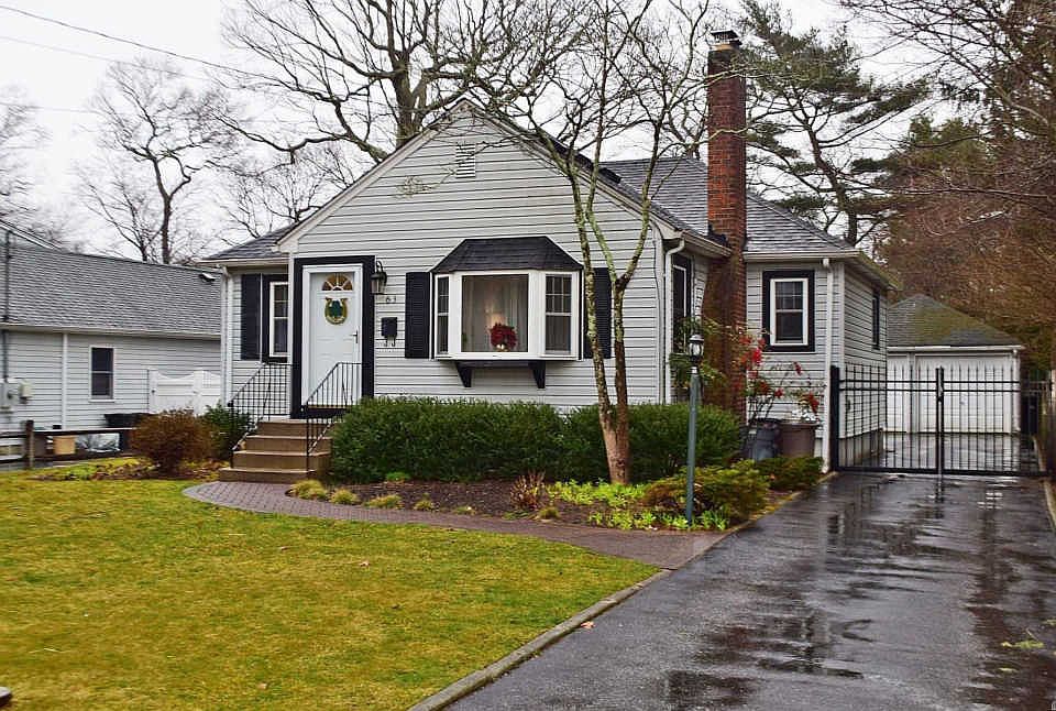 1st image of 63 Pauchogue Ave