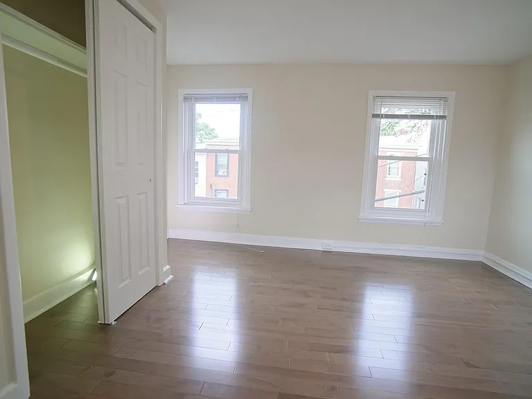 3718 Calumet St — Photo 11