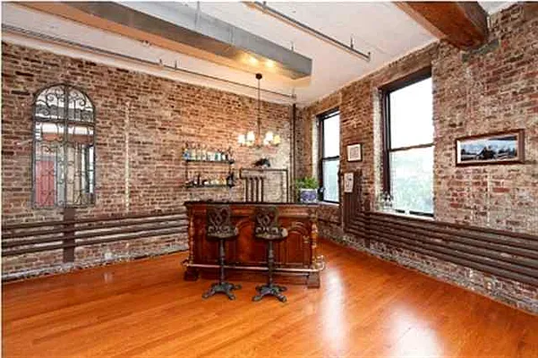 Sold by Knecht Properties | media 17