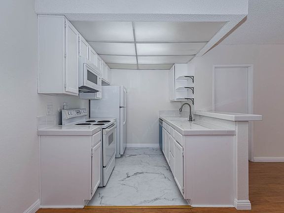 3rd image of 355 S Madison Ave Unit 320