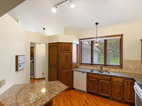 417 95th Ln NW, Coon Rapids, MN 55433