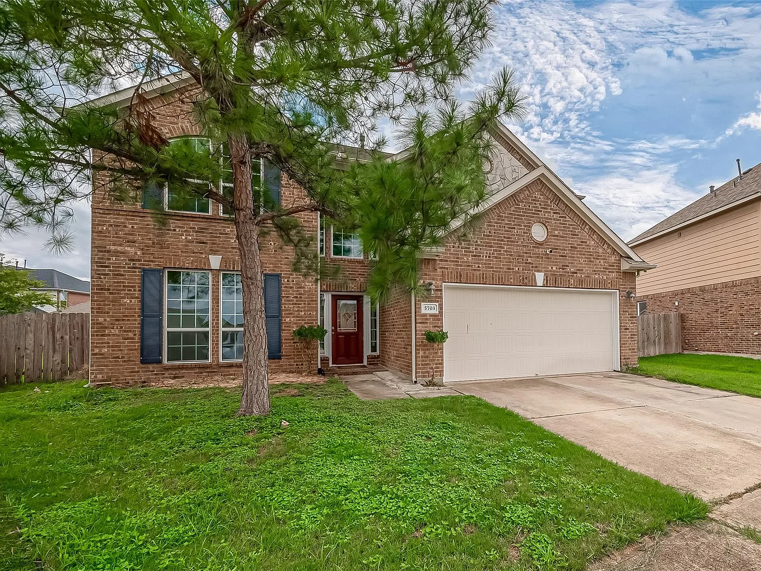 4 bed, 2.5 bath, 2597 sqft, $2,400 — Photo 2