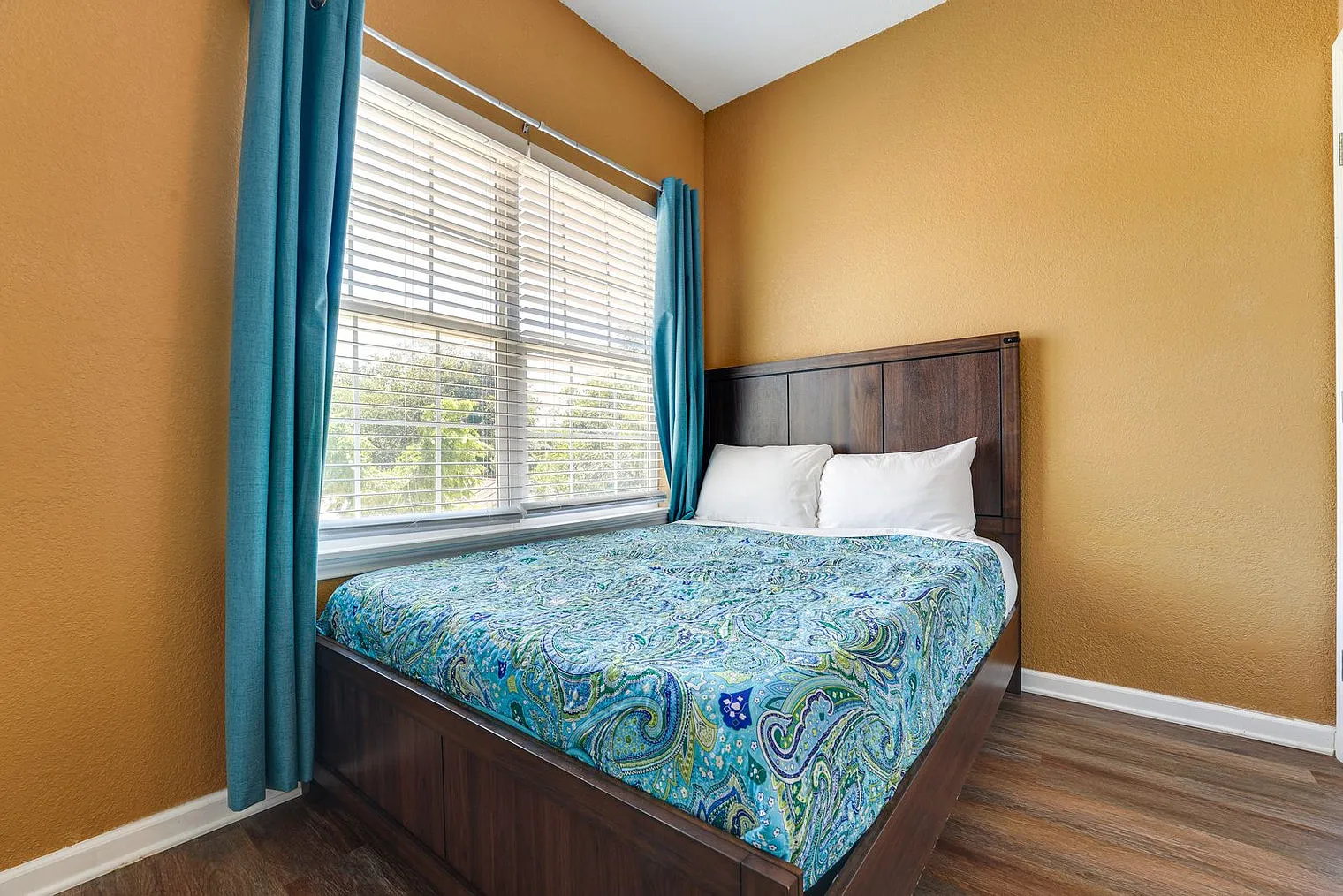 2 bed, 1.0 bath, 893 sqft, $1,979 — Photo 3
