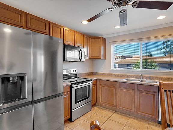 3rd image of 6315 NEWTOWN CIRCLE #15B3