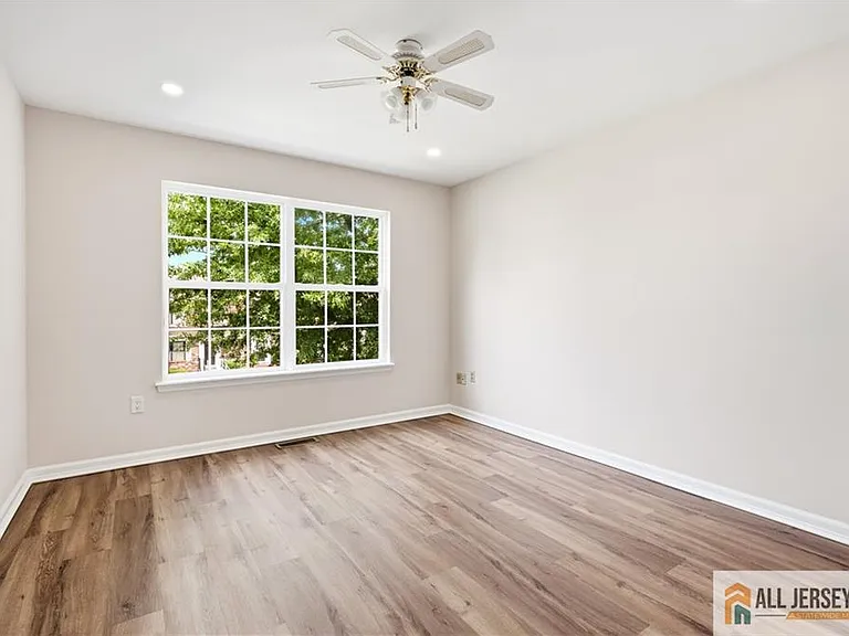 55 Parsler Pl — Photo 18