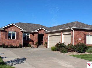 12739 Read St, Omaha, NE 68142