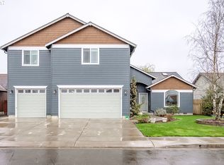 1080 Applegate Pl, Harrisburg, OR 97446