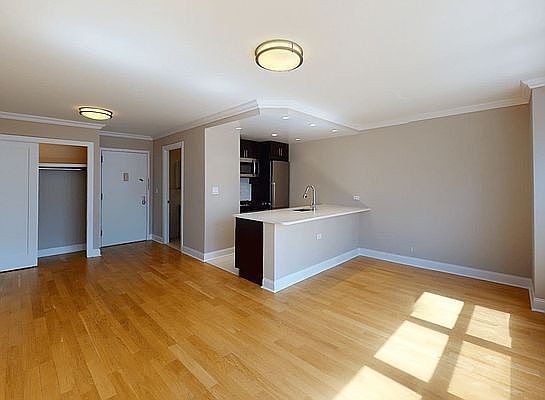 1st image of 310 Greenwich St APT 10E