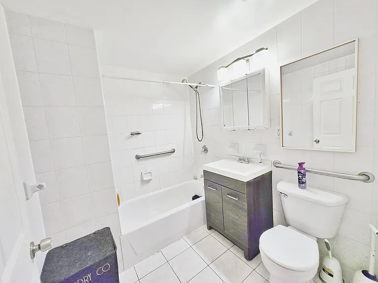 25-36 14th St #1 — Photo 4