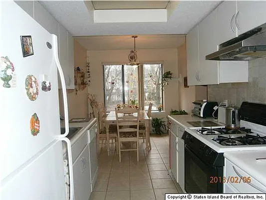 Sold by BHGRE Safari Realty | media 52