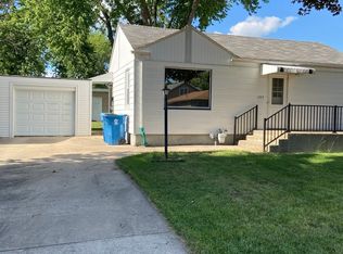 2009 9th St, Peru, IL 61354