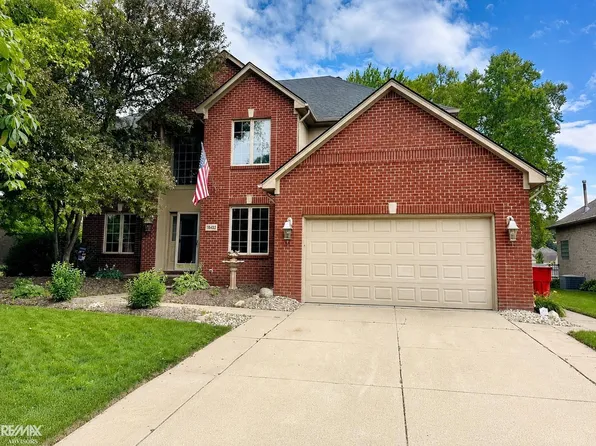 18402 Sumpter Forest Dr, Macomb, MI 48042