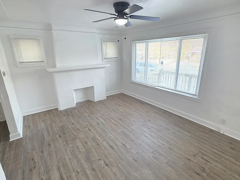 15863 Sorrento St — Photo 24