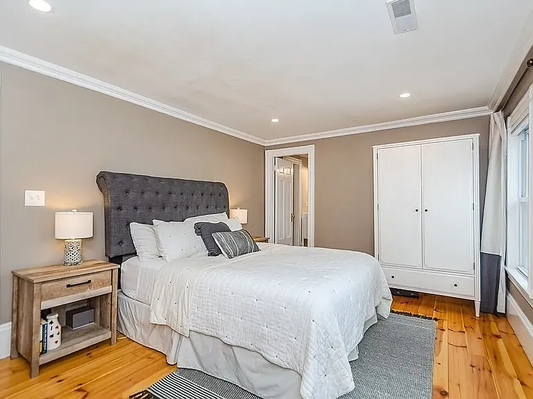 38 Salem St #B — Photo 16
