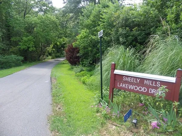 Lakewood Dr, Starkville, MS 39759