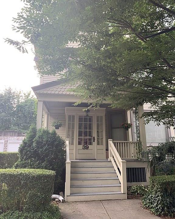 2nd image of 39 Thorndike St