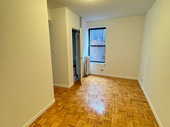 4th image of 171 Mott St #22