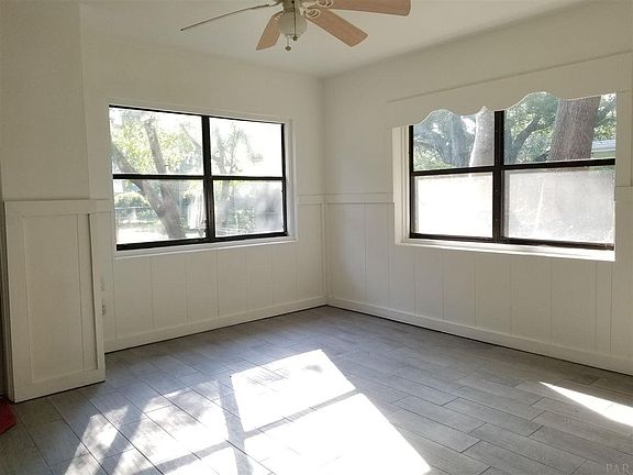 3rd image of 605 Edgecliff Dr